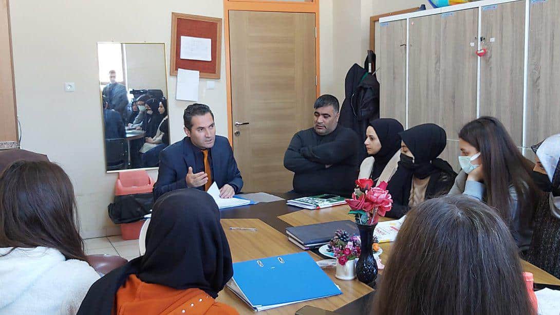 Koçak ve Hakkı Pınar Ortaokulunu Ziyaret Ederek İlçemizde Tüm Kademelere Yaptığımız Kazanım Değerlendirme Sınavının Sonuçlarını Değerlendirdik.